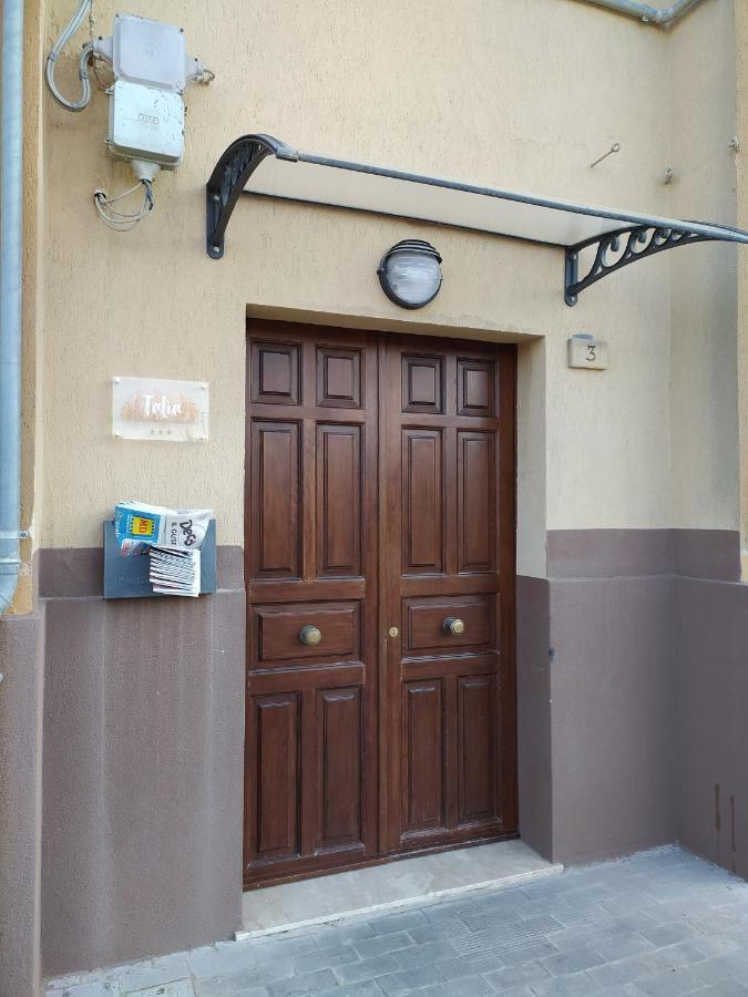 Talia B & B Agira Екстериор снимка